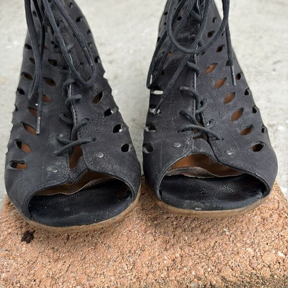 Paul Green cut out peep toe booties - Picture 4 of 7